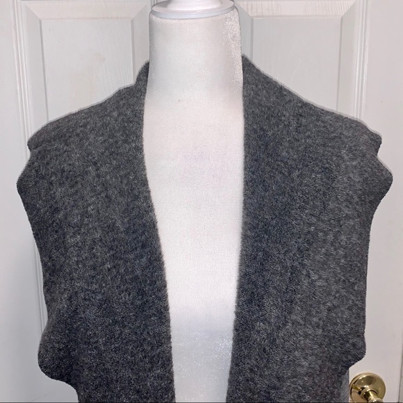 Altar’d State Gray Lightweight Fleece Vest - Picture 4 of 13